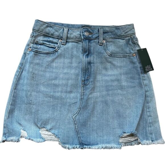 NWT Wild Fable Light Wash Distressed Denim Mini Skirt Size 8 Jean Micro Skirt - Picture 3 of 9